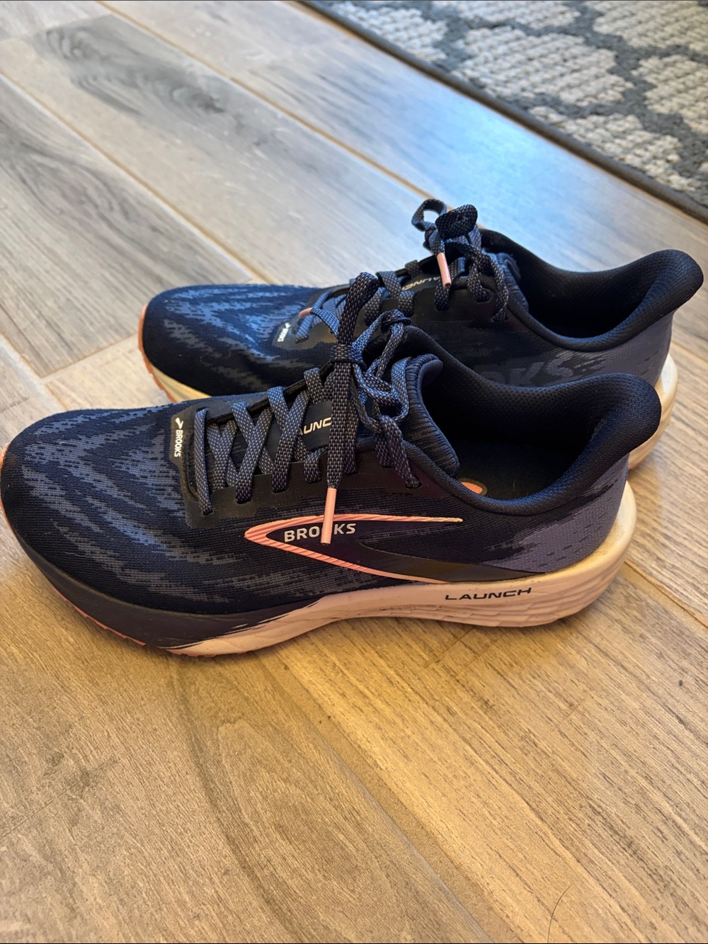 Brooks Launch Women's Running Shoes - Navy with Pink Highlights